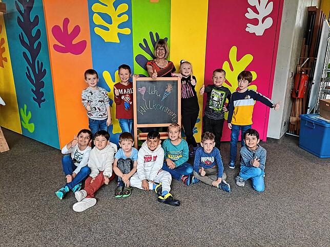 Zwei Mädchen und zehn Jungen sind in die Klasse S1 der Langenstein-Schule eingeschult worden. Klassenlehrerin ist Susanne Lehmann.