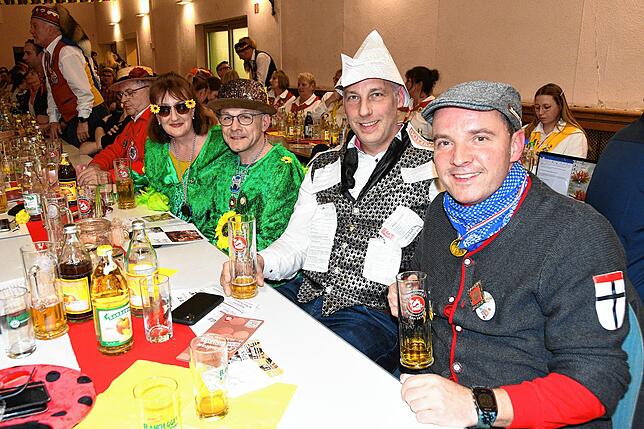 Bild 11: Jubiläumsbier und ein neuer Ehrengerstensafter: Bilder vom 44. Bieranstich in Gottmadingen