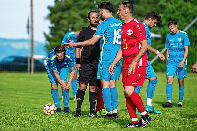 Bild 4: SV Buch besiegt den FC Wallbach mit 6:0 &ndash; und wir haben Bilder!