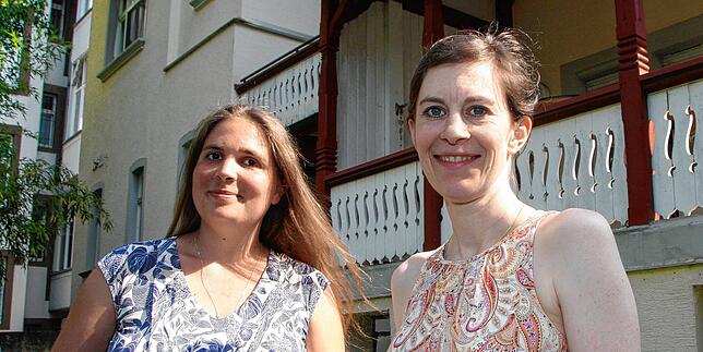 Die Hebamme Ana Luca Dreßler (links) und die betroffene Mutter Frederike Schönberger leiten die Gruppe Schwangerschaft nach dem Verlust ...