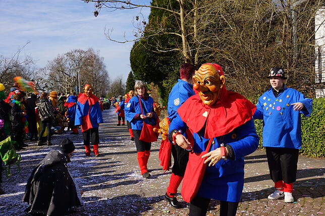 Bild 34: 43. Küssaberger Narrentreffen: Märchenhafte Fasnacht in Rheinheim