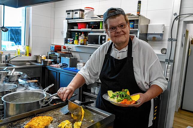 Koch Ronny Hohwy bringt 30 Jahre Erfahrung in der Gastronomie mit.