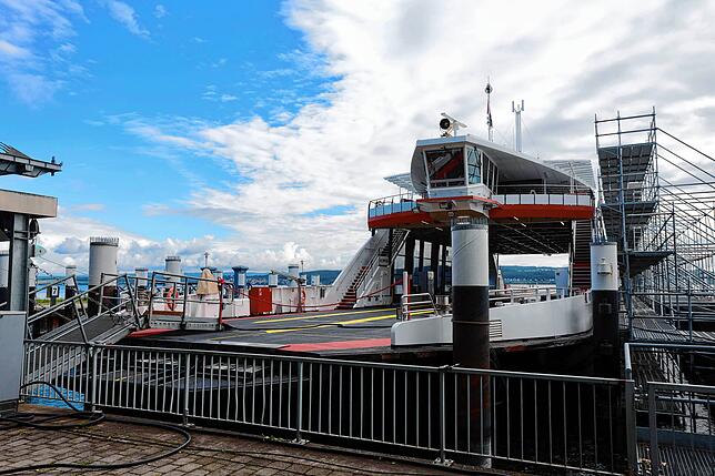 (Archivbild) Ein bislang recht gewohntes Bild: Die Gasfähre „Richmond“ liegt im Staader Hafen, sie hat deutlich weniger Einsätze als ...