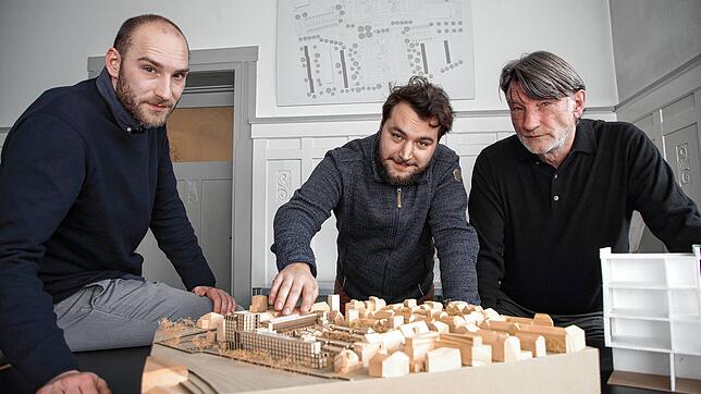 Sie setzen sich für eine Nachverdichtung der Singener Kernstadt ein: die Architekten Daniel Achatz, Michael Kolb und Achim Achatz (von ...