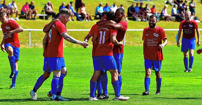 Bild 12: SG Höchenschwand/Häusern steigt nach 4:0 gegen FC Erzingen II auf &ndash; und wir haben Bilder!