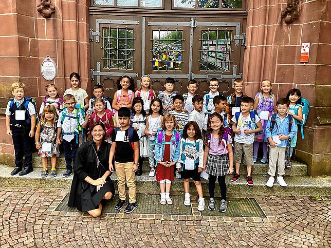 26 Jungen und Mädchen wurden in die Klasse 1b der Heinrich-Hansjakob-Schule Waldshut eingeschult. Klassenlehrerin ist Carina Dietsche.