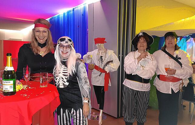 Bild 6: Waldshut: Frauen feiern ausgelassen bei der unvergesslichen Frauenfasnacht – Bilder hier!