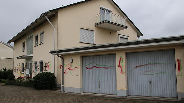 In diesem Haus lebt das Ehepaar, das sich aus Angst vor dem Täter, nicht zu dem Terror äußert.