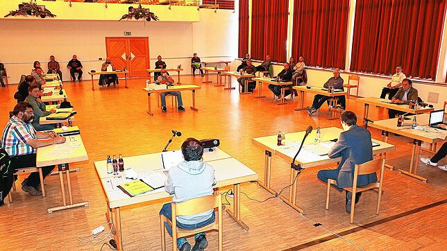 Ein ganzer Saal in der Uhrmacher-Ketterer-Halle Schönwald wird für die Gemeinderatssitzung benötigt.