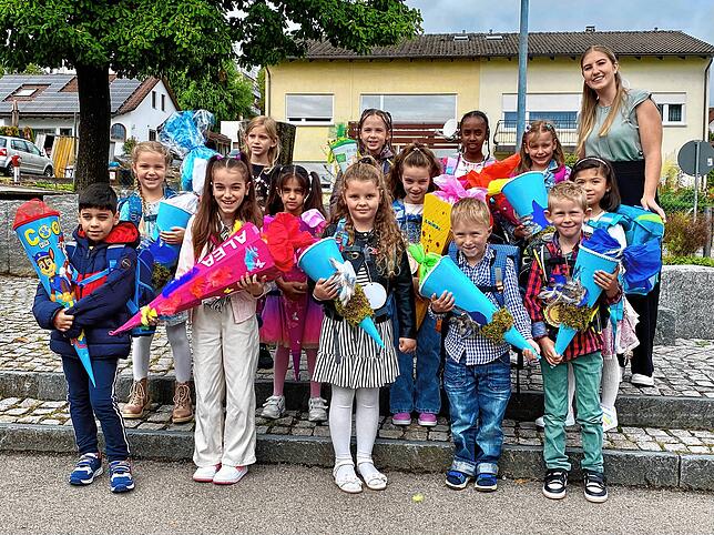 13 Jungen und Mädchen wurden in die Klasse 1b der Grundschule Lottstetten eingeschult. Klassenlehrerin ist Nicole Stammherr.