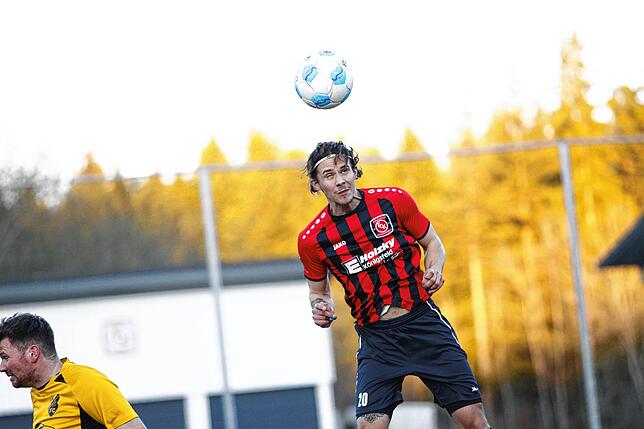 Bild 9: Der FC Gutmadingen sammelt wichtige Punkte gegen den FC Königsfeld – wir haben Bilder von der Partie
