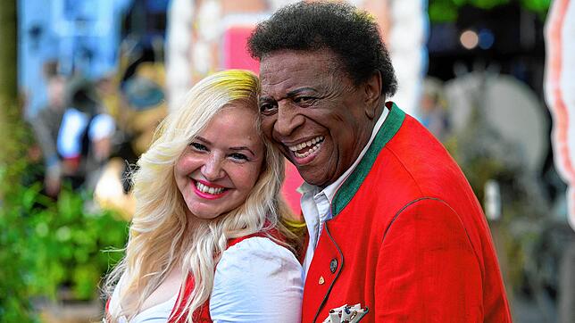 Bild : Michelle, eine Dragqueen und Roberto Blanco – Alle kommen zu Klums „HeidiFest“