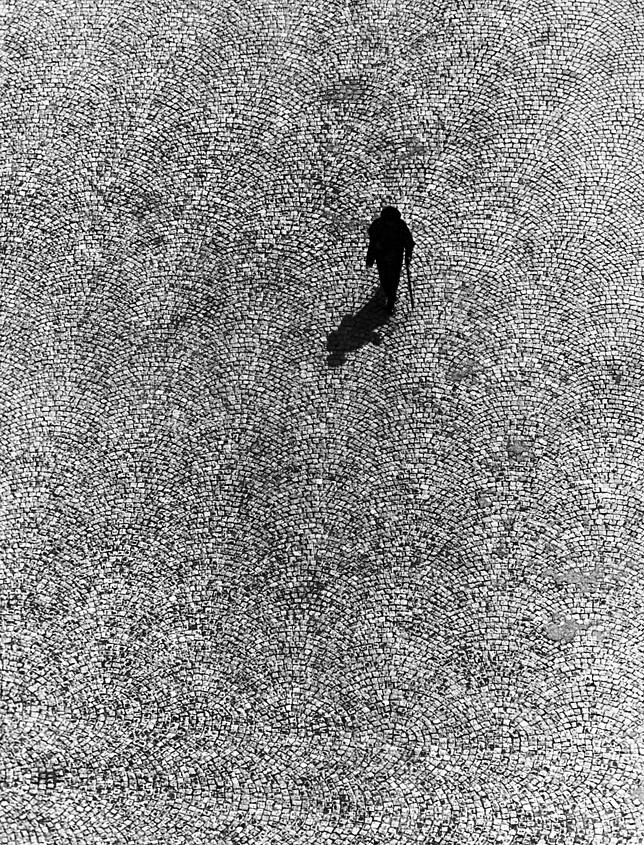 Heute schwer vorstellbar, aber Schneiders&lsquo; Fotografien provozierten einst. Hier: &bdquo;Ein Mann allein&ldquo; (1951).