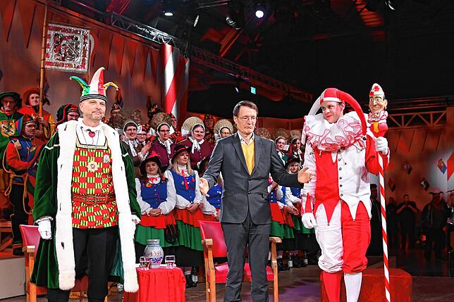 Bild 17: Karl Lauterbach vor dem Narrengericht Stockach: Die besten Bilder