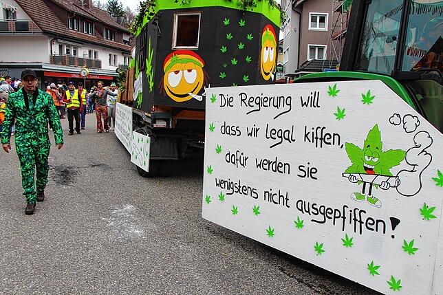Bild 35: Tierisch was los beim Umzug am Fasnetsmendig: Teil 2