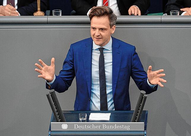 Marcel Klinge, spricht im Sommer 2018 als FDP-Bundestagsabgeordneter zum Thema „Gewerbesteuerliche Hinzurechnung – ...
