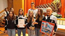 Die weibliche Jugend U14 des Turnerbunds mit Maya Burger, Laura Hübsch, Valentina Kietruschat, Hannah Straetker und Nele Zahn ist als ...