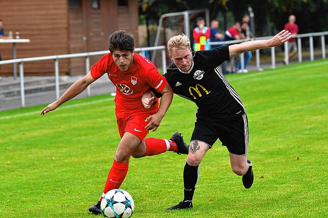 Bild 6: FC Wallbach setzt sich knapp mit 2:1 gegen den FC Tiengen 08 durch &ndash; und wir haben Bilder
