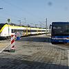 Gut angenommen wird vor allem von Schülern die neue Umsteigemöglichkeit von Bus auf Bahn beim Dögginger Bahnknotenpunkt. Das Projekt ...