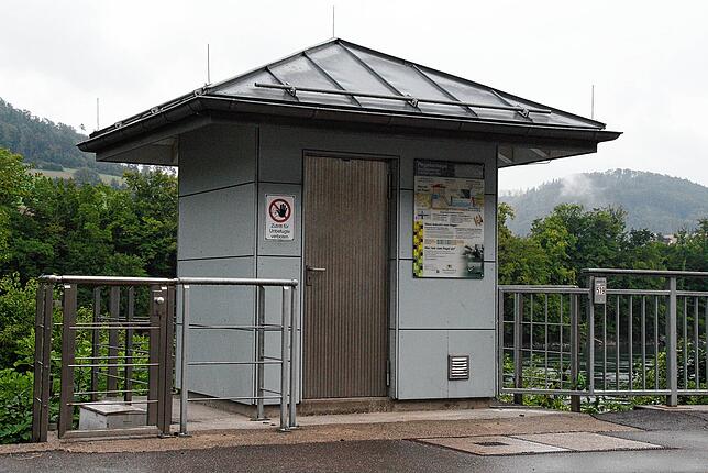 Die Pegelanlage in Hauenstein gehört zu den wichtigsten, weil sie sich unweit vom Zusammenfluss der drei großen Flüsse Rhein, Reuss und ...