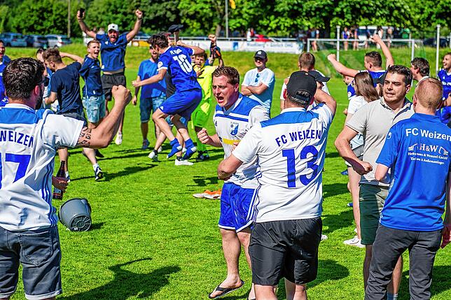 Bild 42: FC Weizen rettet sich durch das 2:1 beim SV Rheintal vor dem Direktabstieg &ndash; und wir haben Bilder!