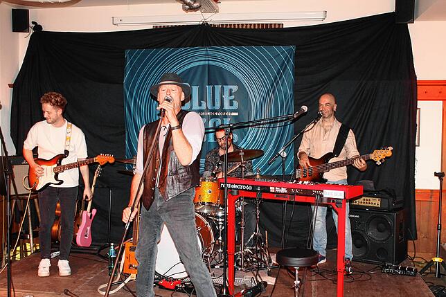 Die Band „Blue Deal“ mit dem Prädikat „Bester Blues-Act Deutschlands“ begeistert im Bräustüble mit eigenen ...