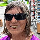 „Wenn ich im Urlaub bin, kaufe ich nur nützliche Dinge als Andenken“, sagt Gill Foster, die aus England an den Bodensee gereist ist.