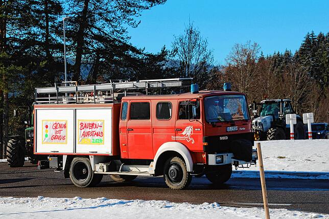 Bild 8: Bauern protestieren gegen Sparpläne: Bilder vom Traktorkorso zur Brauerei Rothaus