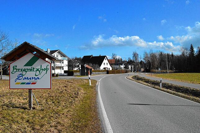 Sechs Wochen wird der Umleitungsverkehr der B 33 von Königsfeld nach Buchenberg führen. Im Bereich ab der Ortseinfahrt Königsfeld mit ...