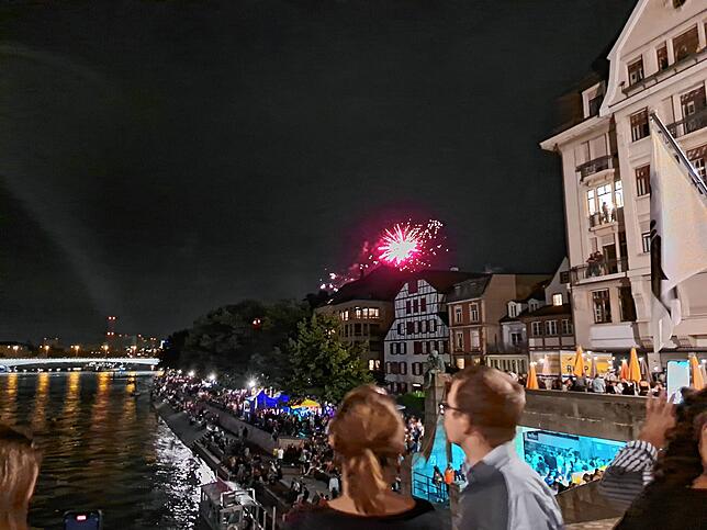 Bild 6: Basel lässt es krachen! Die schönsten Bilder des Feuerwerks am Rhein