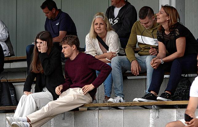 Bild 9: FC RW Salem besiegt auch den SV Mühlhausen. Wir haben die besten Bilder!