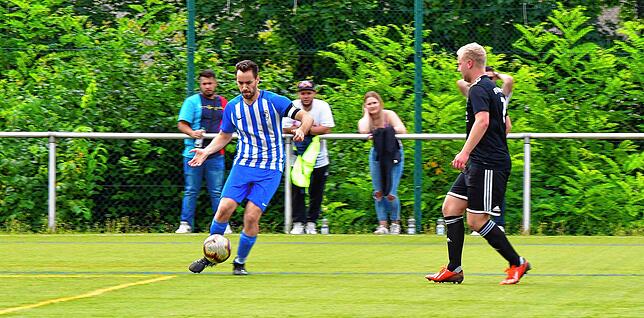 Bild 3: Spvgg. Wehr setzt sich bei der Qualifikation zum Rothaus-Bezirkspokal mit 2:0 gegen den FV Fahrnau durch &ndash; und wir haben Bilder!
