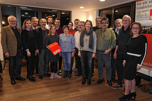 Die Nominierten für die ersten 20 Listenplätze der SPD (von links): Ulrich Bernard, Jasmina Brancazio, Wolfgang Sigg, Werner Nuber, Luca ...