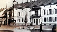 Eine historische Fotografie um 1955/57 aus dem Stadtarchiv zeigt, wie das imposante Grether-Kymsche-Palais an der Hauptstraße in ...
