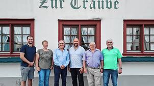 Der frisch gewählte Vorstand des neu gegründeten Vereins „Dorfgemeinschaft Kreenheinstetten“ (von links): Michael Fecht (Beisitzer), ...