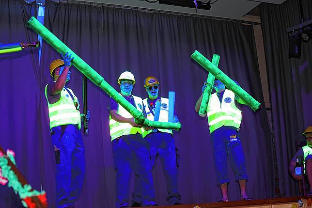 Der Trommler Hufä Pfaffenweiler präsentiert sich beim Rolli-Ball als Pfaffenweiler Antwort auf die Blue Man Group.