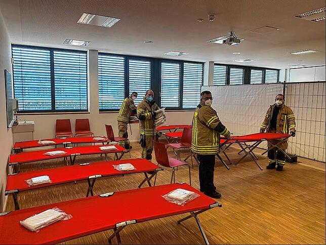 Erste Anlaufstelle: In der Feuerwache wurde eine provisorische Unterkunft für Geflüchtete aus der Ukraine eingerichtet. Die Stadt möchte ...