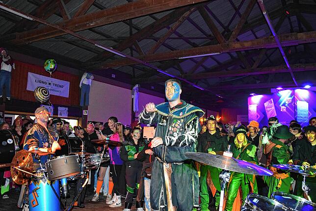 Bild 21: Gigantische Partynacht in Nöggenschwiel: 700 Guggenmusiker rocken mit DJs in drei Zelten!