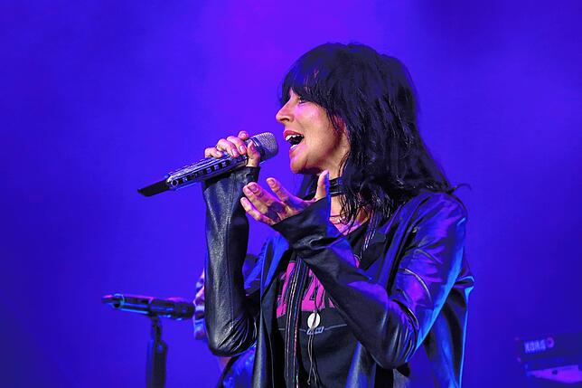 Bild 1: 3000 Fans feiern Nena in Meersburg