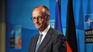 Bild : Unter Druck! Kritiker warnen Merz vor Vertrauensbruch bei Stromsteuer