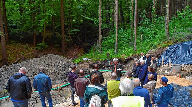 Die Dachsbühlquelle in Homberg wird saniert. Bilder: Susanne Schön