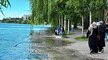 Das Wasser des Seerhein überschwemmt 2024 schon Teile des Herosé-Parks.