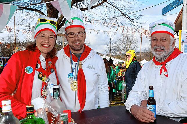 Bild 6: Zahlreiche Fasnachtsbegeisterte schauten beim Johrmarkt in Freudental vorbei!