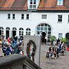 Locker bestuhlt war die jüngste Vernissage, zu der Stadt und Kunstverein eingeladen haben.