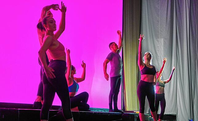 Die Theatergruppe Die Mobilés sorgte mit „Moving Shadows“ für einen unterhaltsamen Abend im Gloria-Theater.