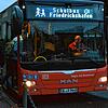 Frühmorgens sind überfüllte Busse an der Tagesordnung. Da viele Schüler nur stehen können, sind im Linienverkehr maximal ...
