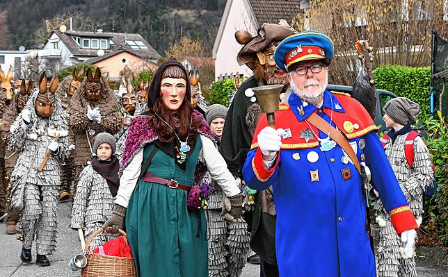 Der Ludwigshäfler Narrenpolizist Manfred Scheyda bei einem Umzug.