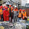Daniel Gimbel, Werksleiter und Prokurist bei der Stockach Aluminium GmbH (mit weißem Helm) führte die Teilnehmerinnen und Teilnehmer der ...