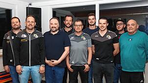 Sie arbeiten im neuen Vorstand des Fußballclubs Mönchweiler mit: von links Benjamin Thorn, Matthias Storz, Lukas Lehmann, Constantin ...