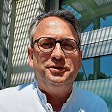 „Auch Vaping und E-Zigaretten machen abhängig und sind sehr gesundheitsschädlich.“Hinrich Bremer, Lungenarzt